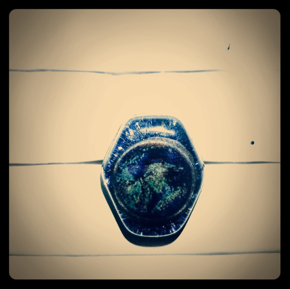 Adjustable ring.